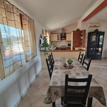 Sunny With Pool * Šišan