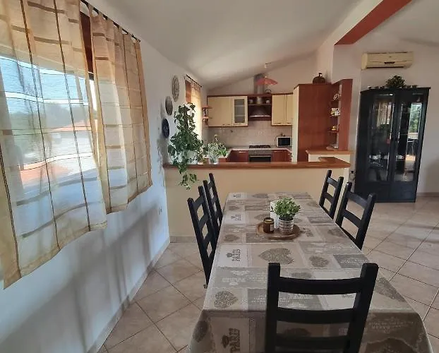 Sunny With Pool * Šišan